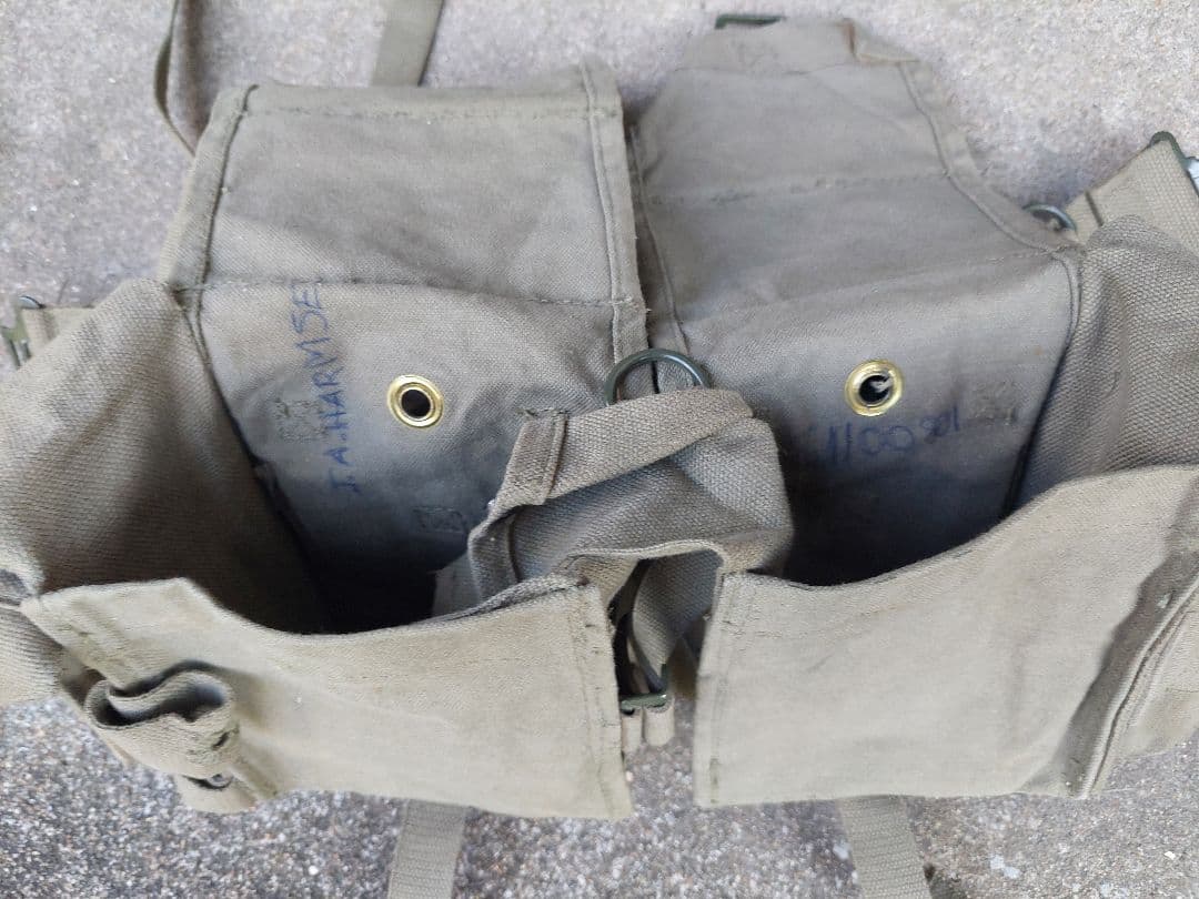 来月より値上げ 南アフリカ軍P70/73装備 キドニーポーチ ヨークセット