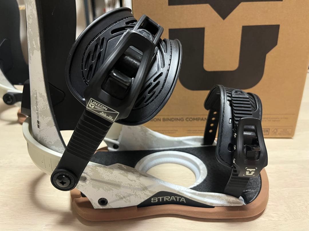 スノーボード Union Bindings Strata 25-26