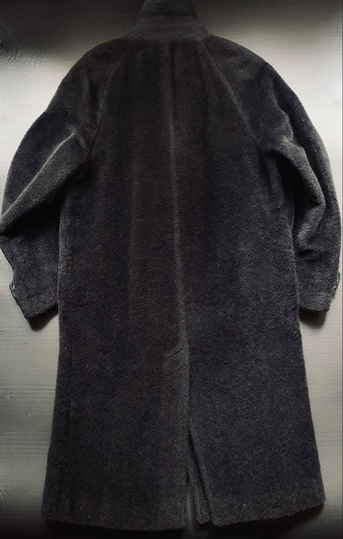 AGNONA 繊維の宝石　極上のアルパカ製バルマカーンコート　￥30万程　伊製