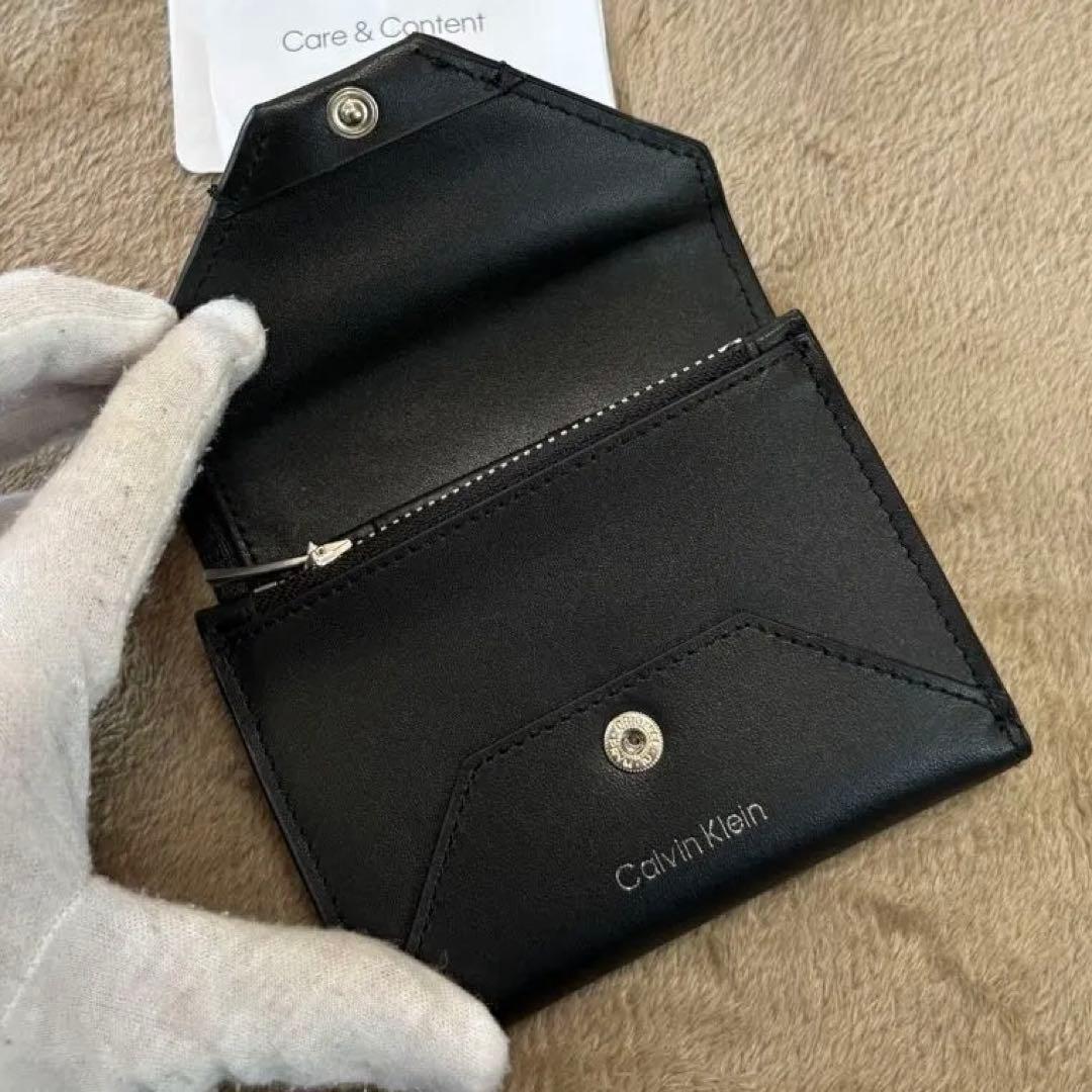 【新品】  レザーエンボス エンベロープ ウォレット