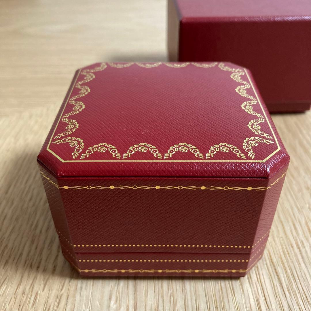 【新品】Cartier 指輪入れ 赤いジュエリーボックス 小物入れ　スエード