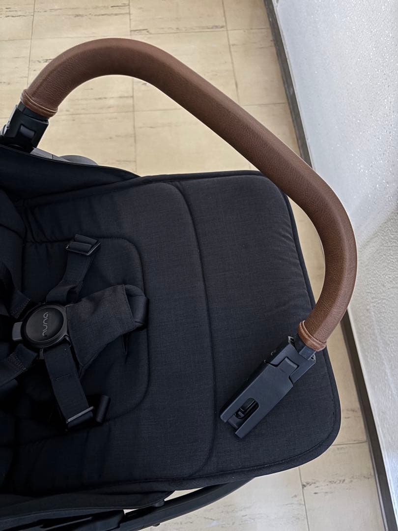 nuna trvl ブラック