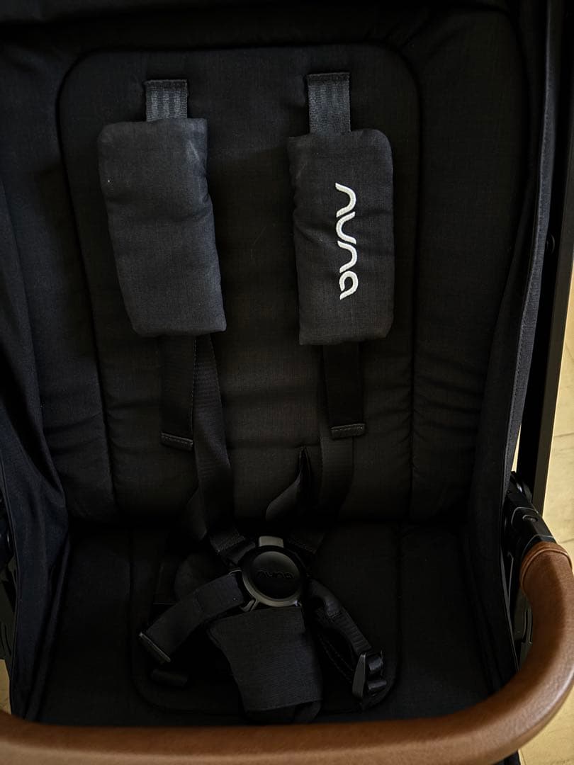 nuna trvl ブラック