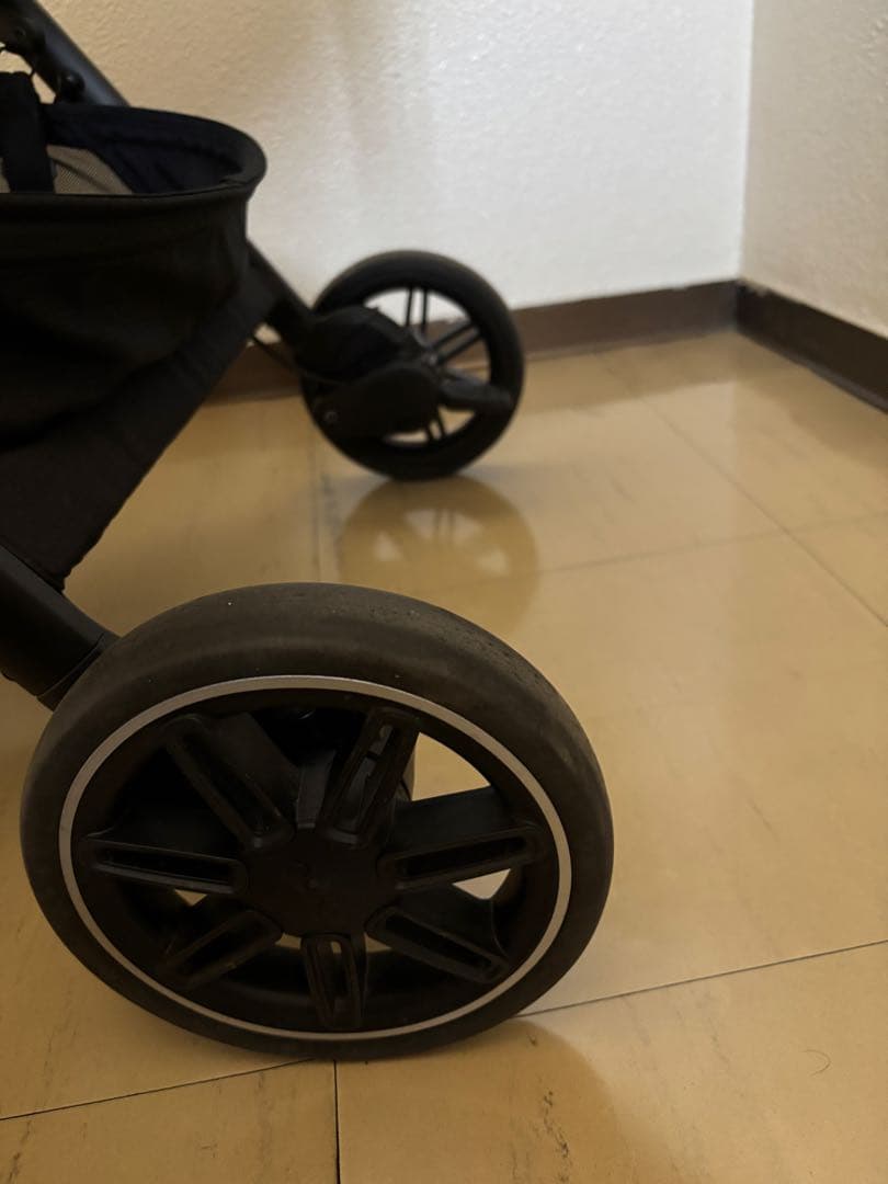 nuna trvl ブラック