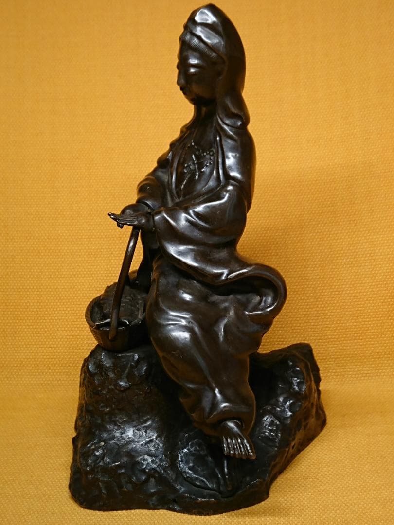 【美品】仏教美術　観音　仏像　銅製　置物　インテリア　工芸品　美術品　A3059