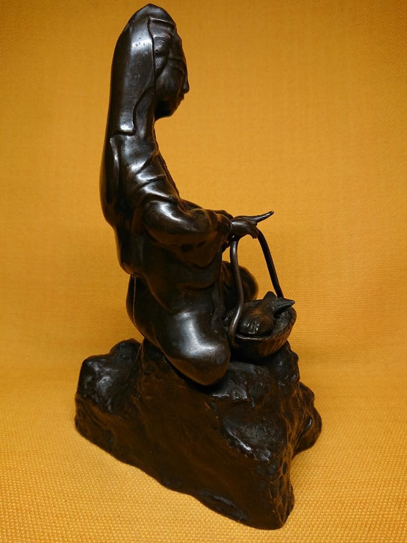 【美品】仏教美術　観音　仏像　銅製　置物　インテリア　工芸品　美術品　A3059