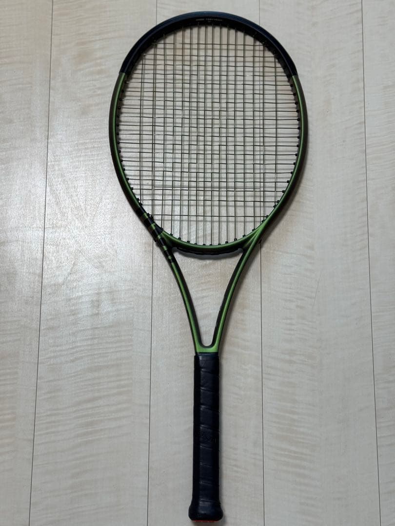 Wilson Blade V8 100L 285g テニスラケット