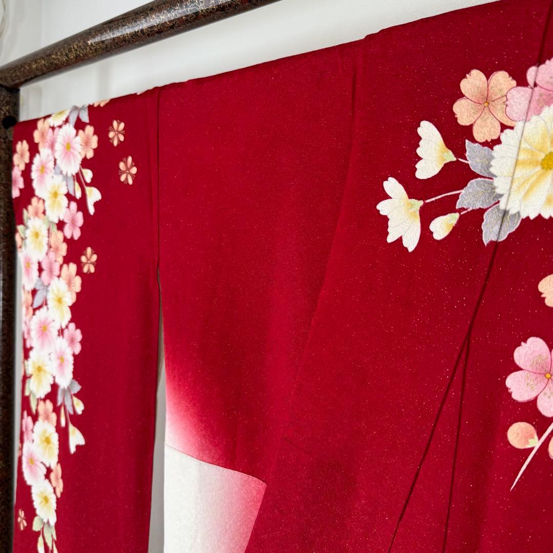 超美品　正絹　現代振袖　成人式　着物　162㎝　紅　赤　白　金糸　刺繍　花柄