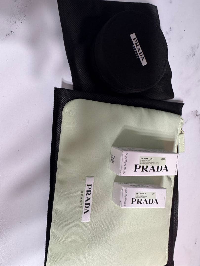 プラダ　ピンクセット　ミニポーチ付(ヘアミスト除く)