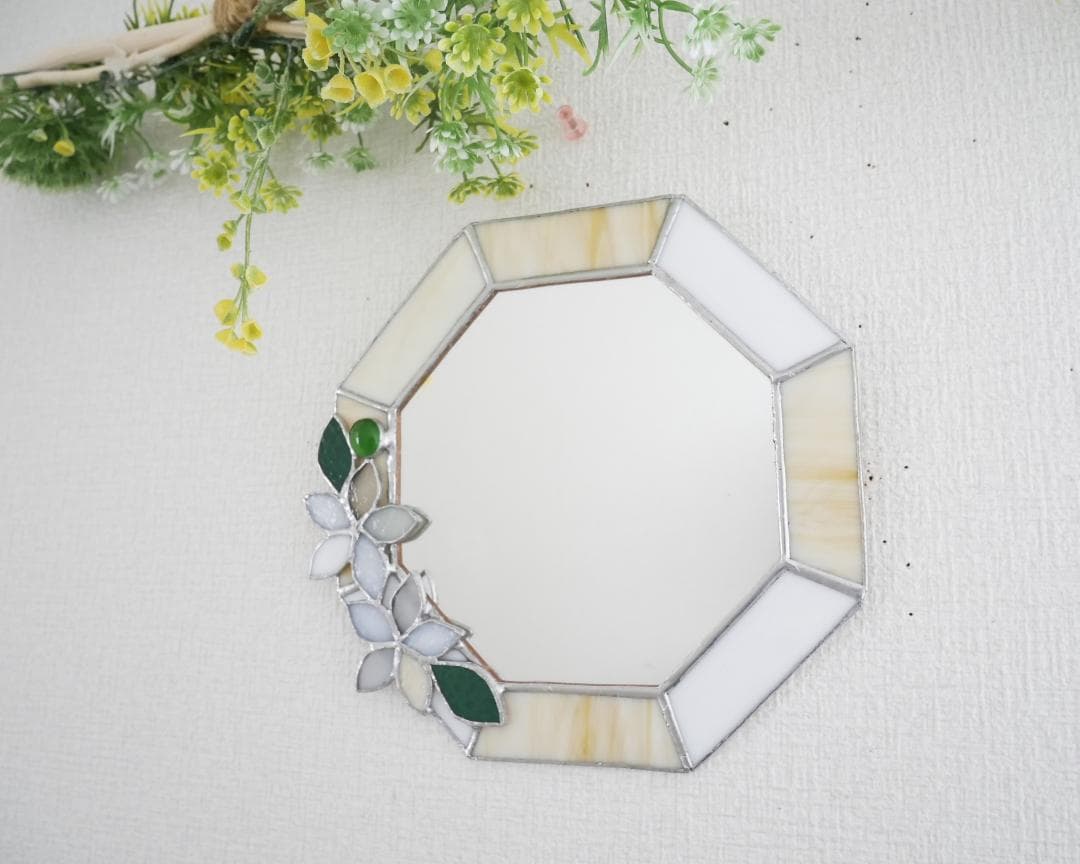✴︎:.。.ベージュ×ホワイトの八角形鏡♪　（size20/max22）
