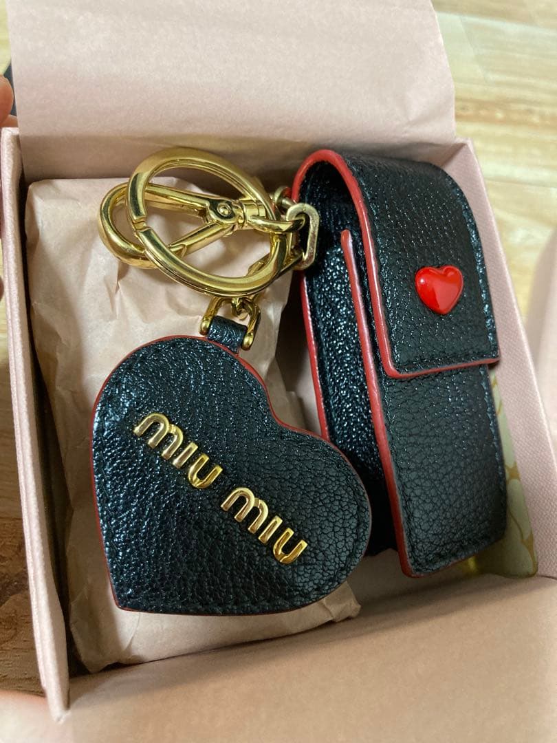 MIUMIU 美品 リップケース ストラップ 箱付き