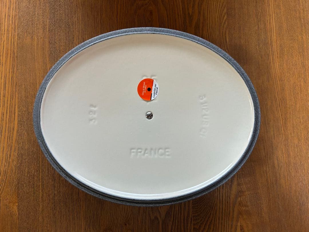 【レア】新品　ル・クルーゼ　ココット　オーバル　25㎝　シフォン　ピンク