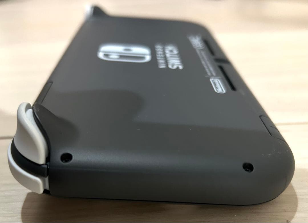 美品　Switch ニンテンドースイッチライト　動作確認済　アダプター付　グレー