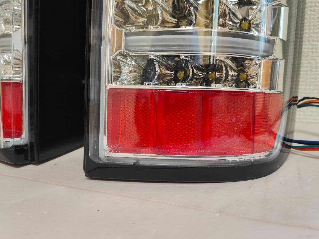 新品未使用品 ハイエース テールランプ ヴァレンティ レガンス ヘリオス