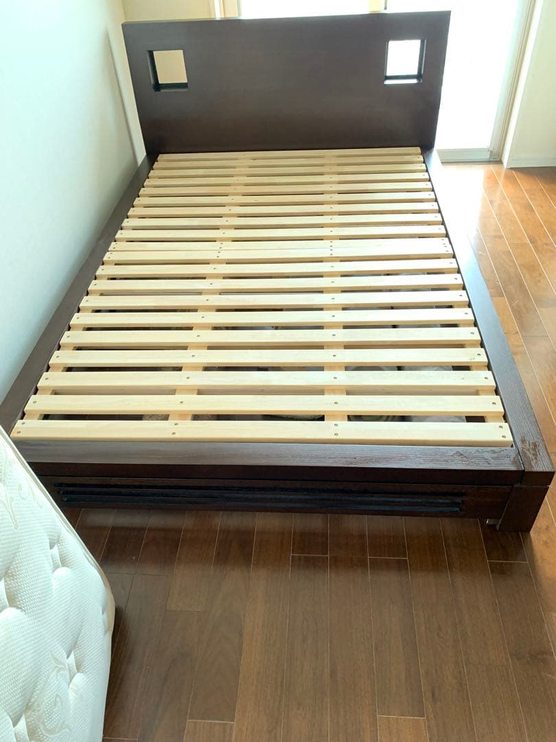 a.flat アジアン家具 ダブルベッド　モダン・ベッド（木製／ブラウン）