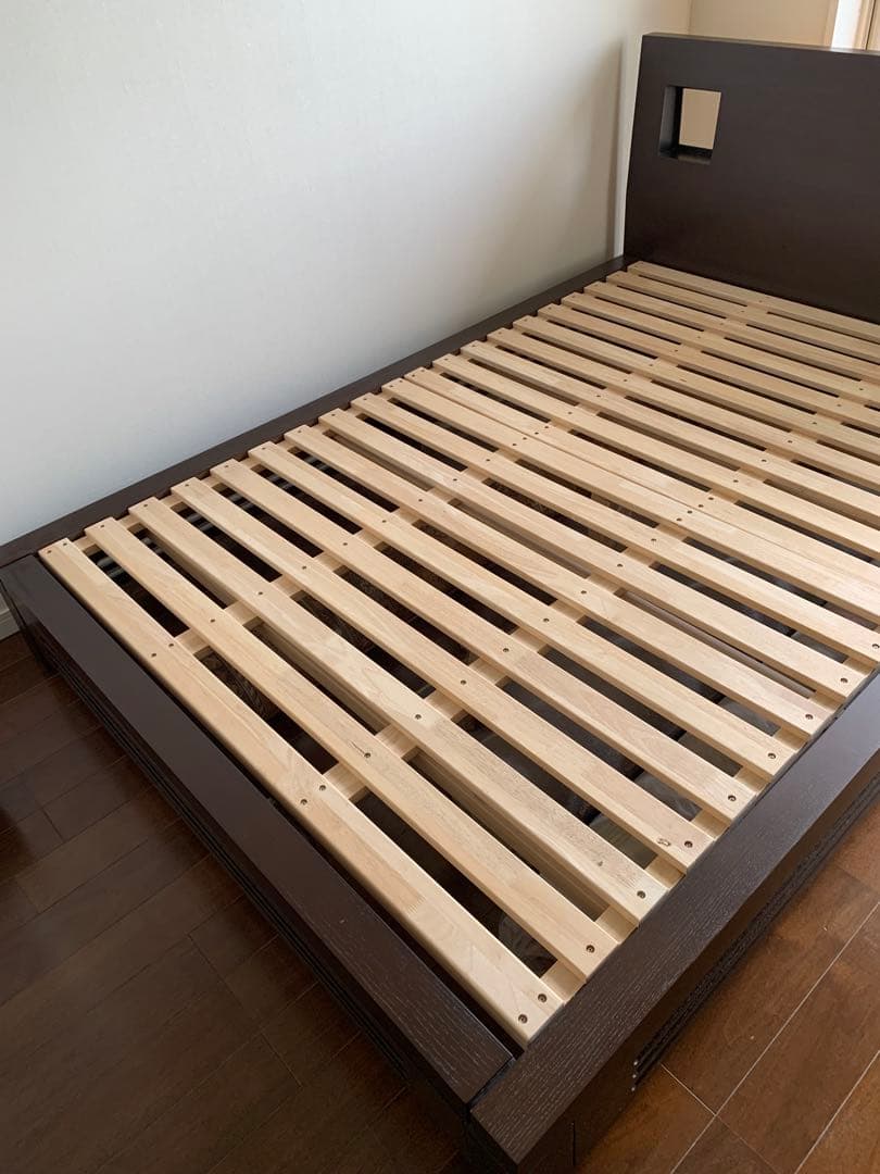 a.flat アジアン家具 ダブルベッド　モダン・ベッド（木製／ブラウン）