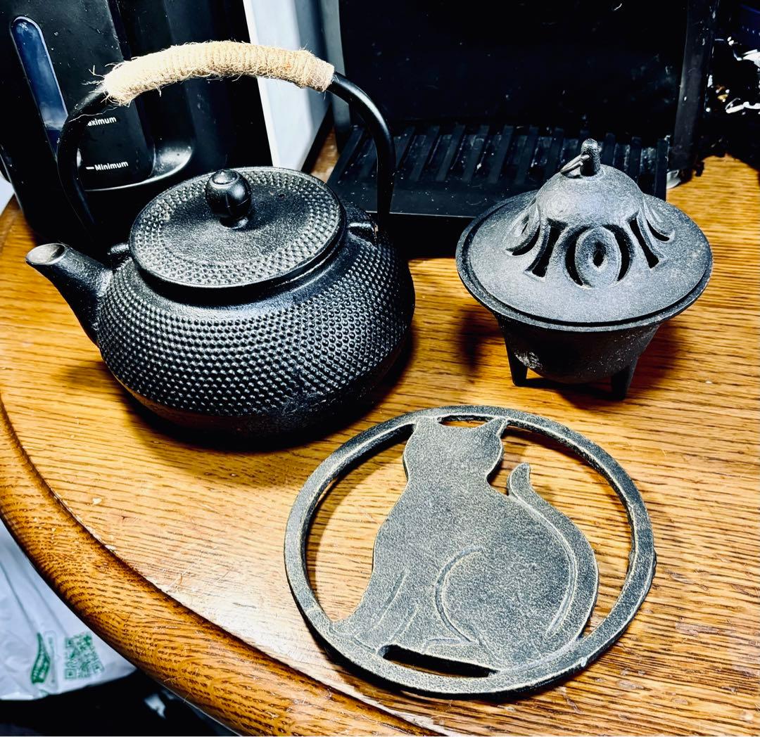 ★南部鉄器急須、南部鉄器香炉、猫現代アート鉄器プレートの鉄の芸術セット★