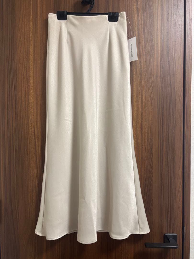 バイアスサテンナロースカート アイボリー