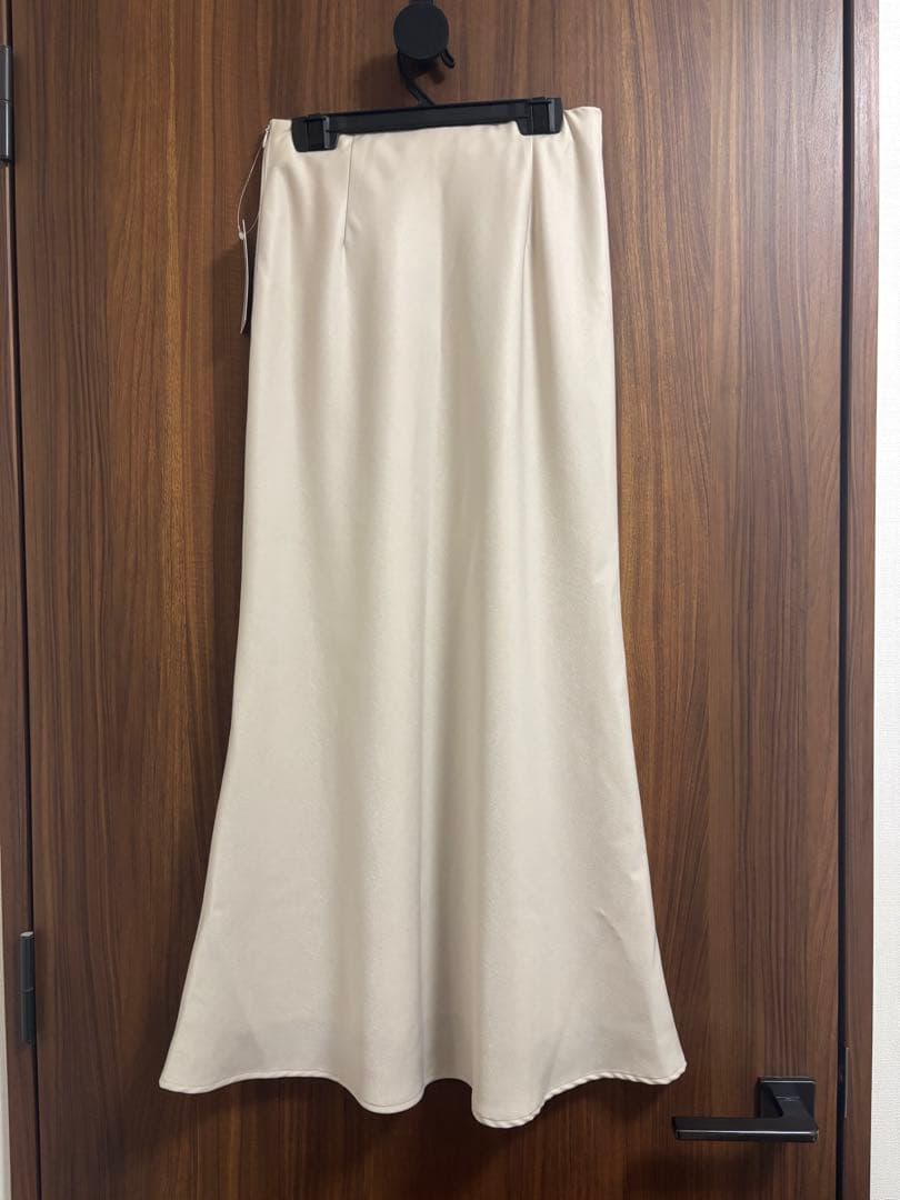バイアスサテンナロースカート アイボリー
