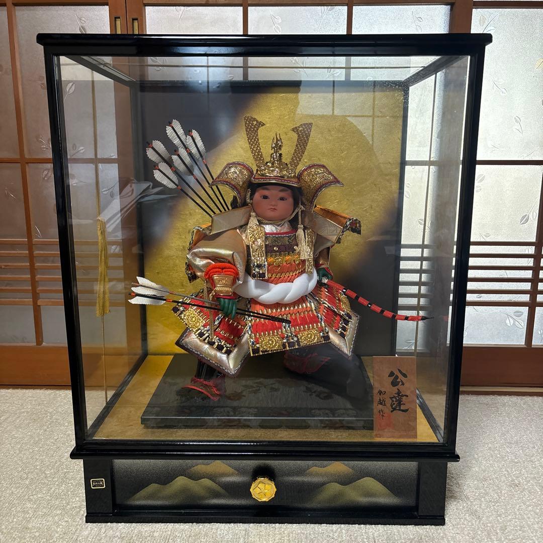 五月人形大将飾り　公達 加越作　ガラスケース入り,オルゴール付き