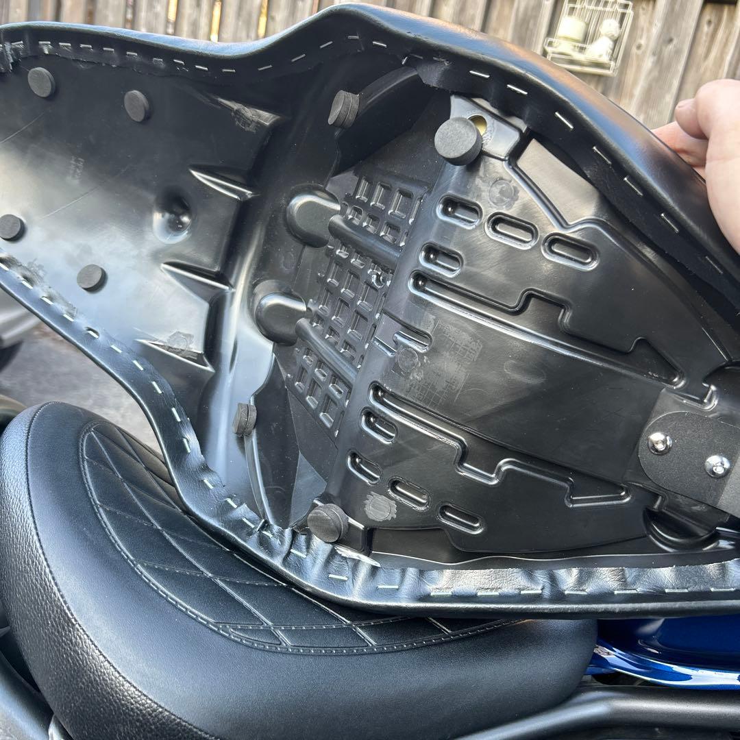 HONDAレブル250用 ブラック ストライプシート