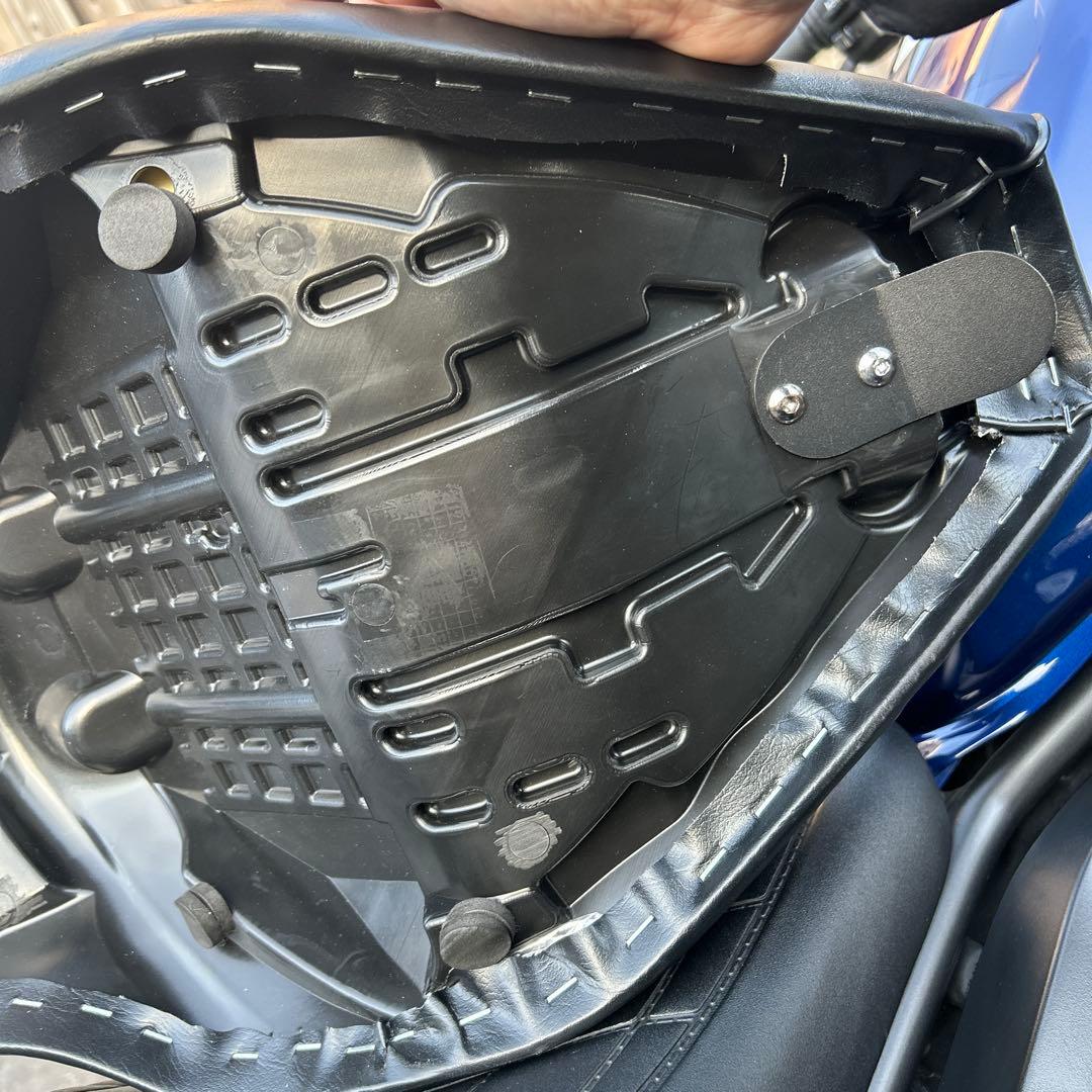 HONDAレブル250用 ブラック ストライプシート