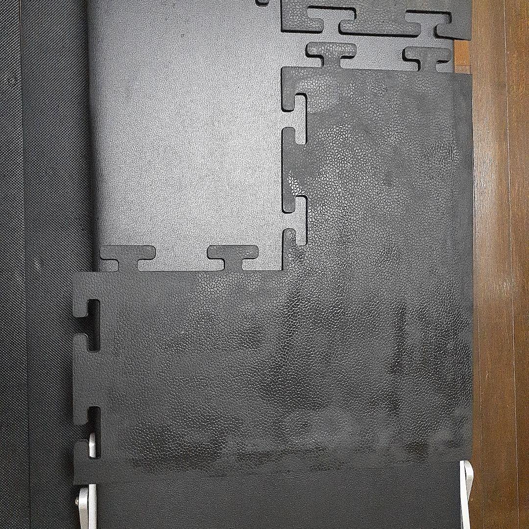 IVANKO(イヴァンコ) ブラックラバーフロアマット　コーナー2枚