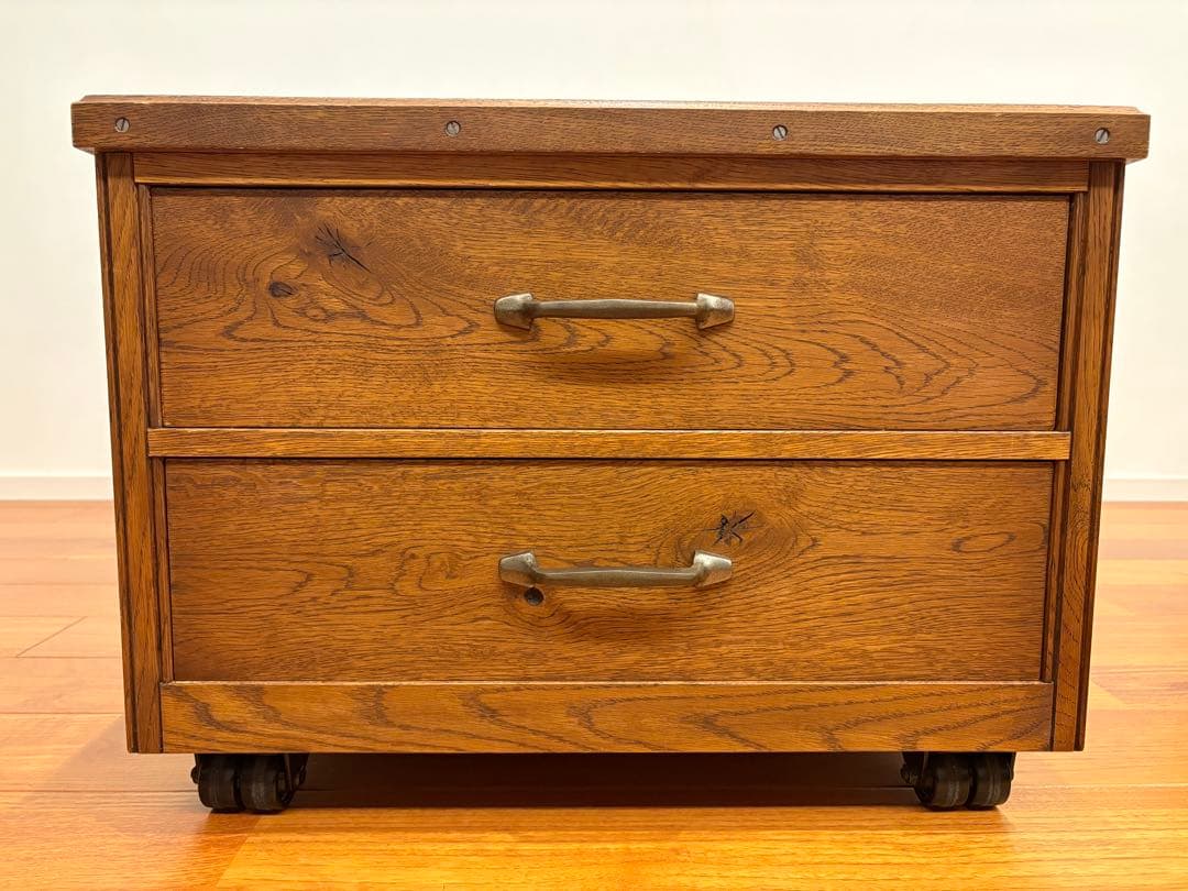 サイドテーブル・ナイトテーブル・ローテーブル TRUCK FURNITURE / BEN COFFEE TABLE