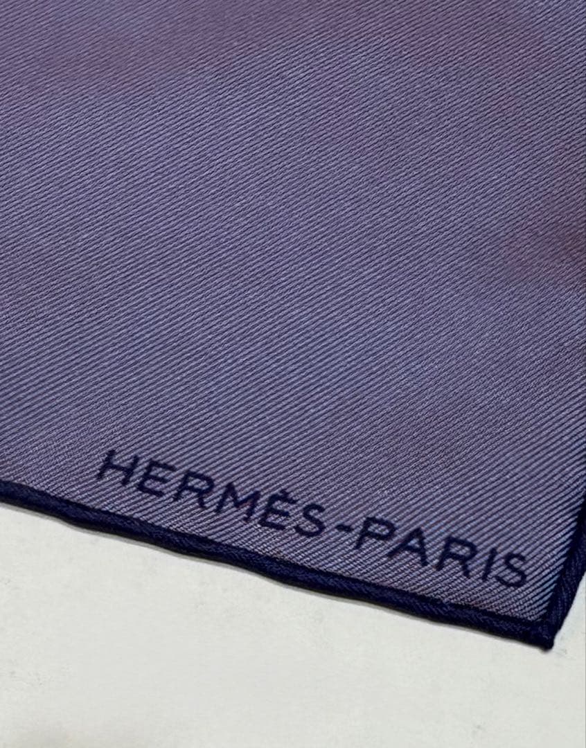 新品タグ付☆エルメス　カレ70 ロゴ　玉虫カラー　無地　スカーフ　美品未使用