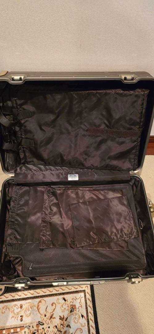 【美品】RIMOWAトパーズチタニウム64L クラシックチェックインM