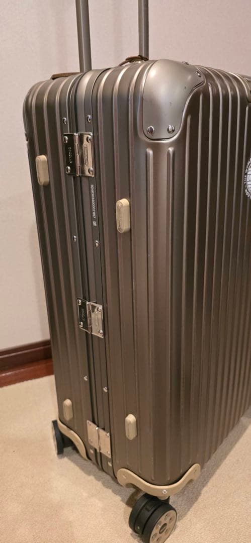 【美品】RIMOWAトパーズチタニウム64L クラシックチェックインM
