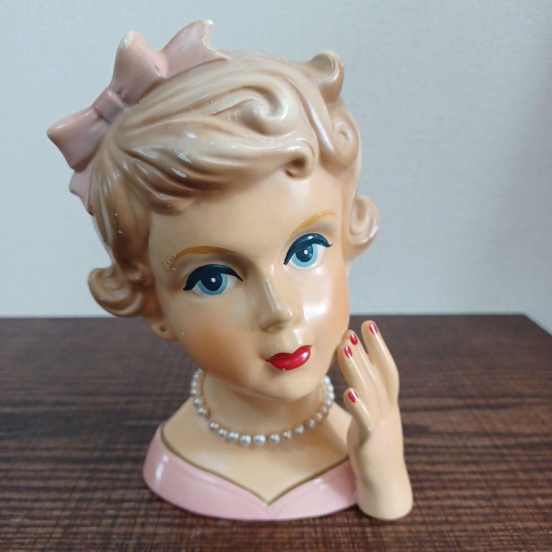 ビンテージ レディヘッドベース 陶器製の置物　ピンクのドレスに頬に手を添えた女性