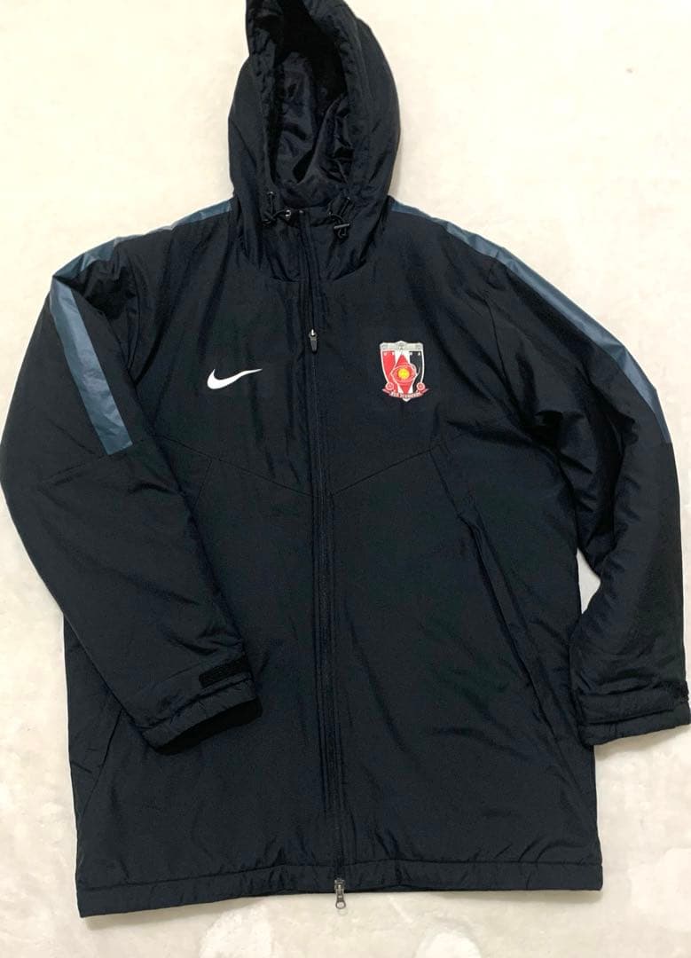 レア　NIKE 浦和レッズ ベンチコート XL 日本製