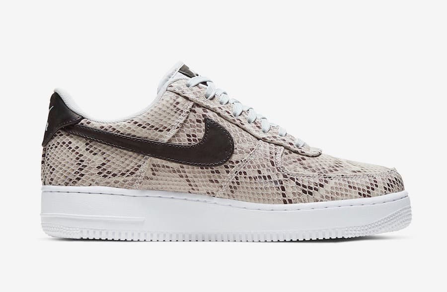 【完売】NIKE AIR FORCE 1 ’07 PREMIUM スネークスキン