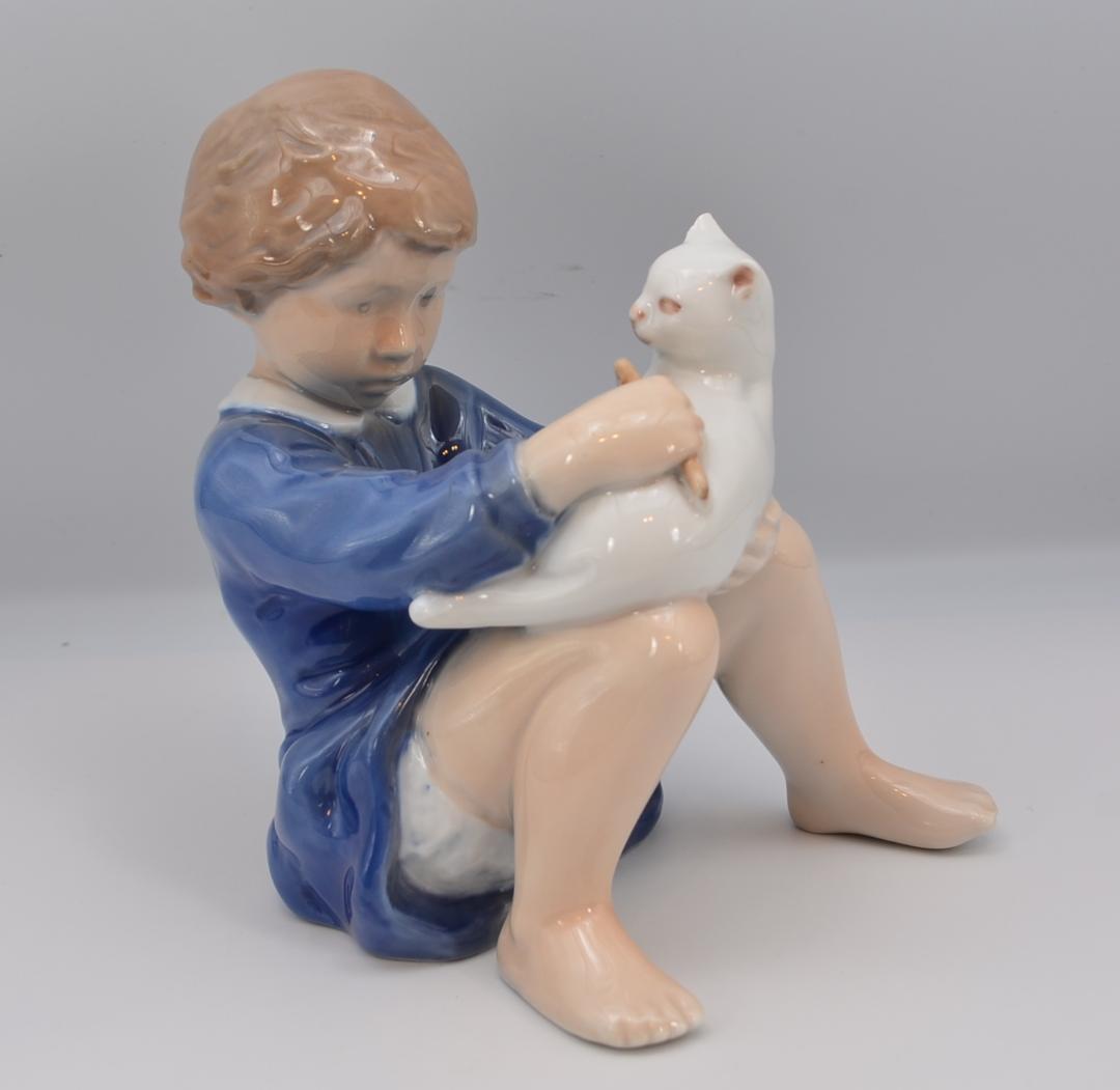 ネコを梳く少女　＃4631　★ロイヤルコペンハーゲン　デンマーク　ヴィンテージ