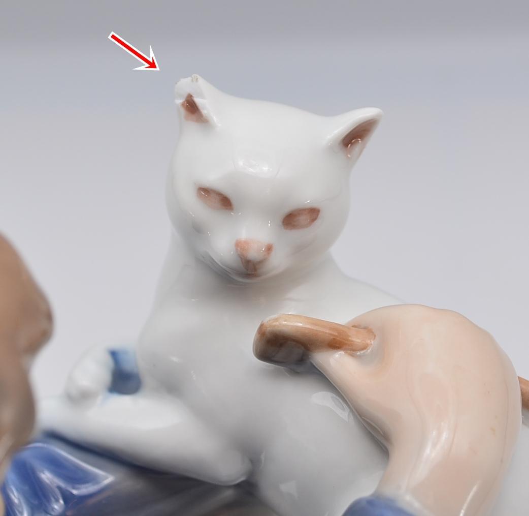 ネコを梳く少女　＃4631　★ロイヤルコペンハーゲン　デンマーク　ヴィンテージ