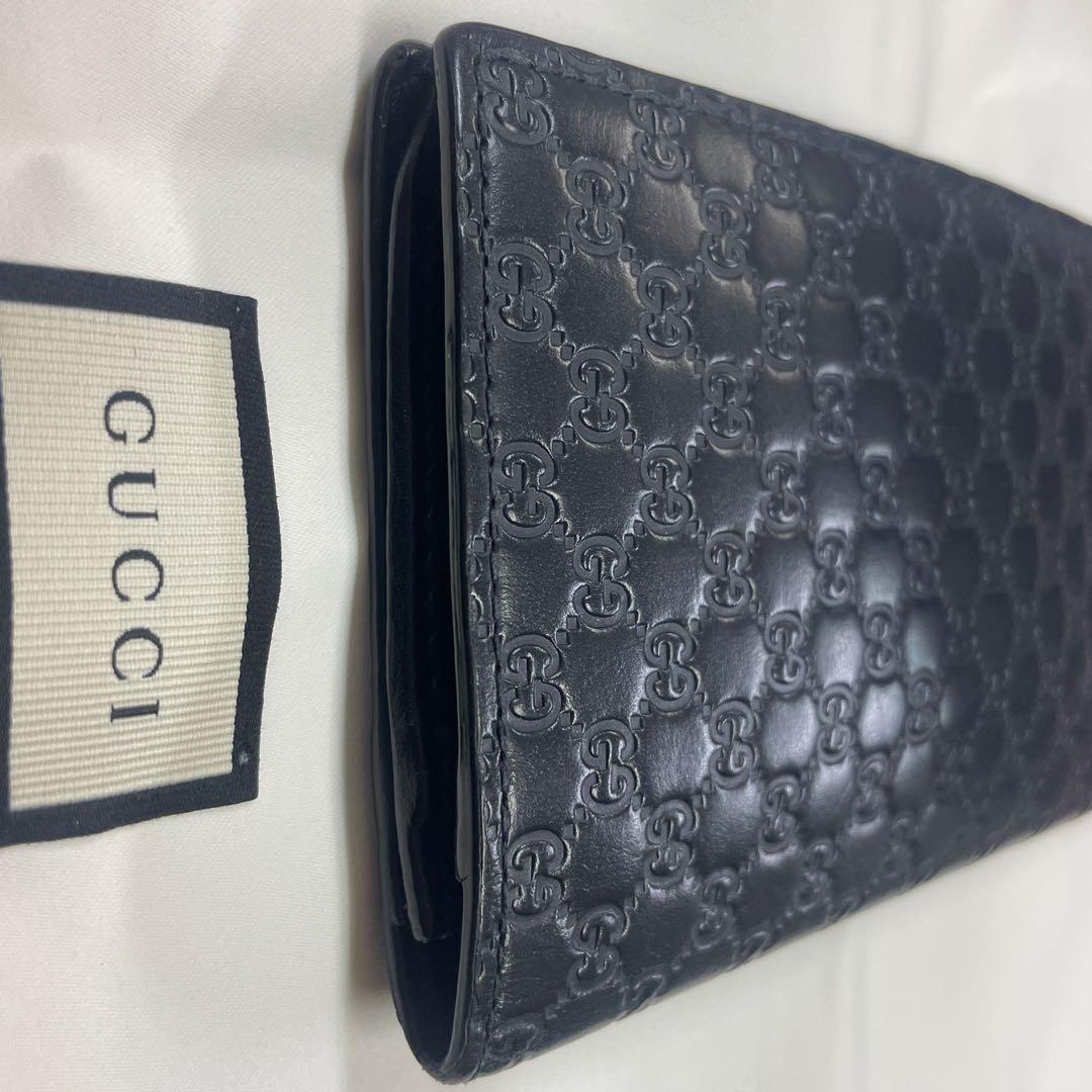 GUCCI エンボス加工 レザー長財布