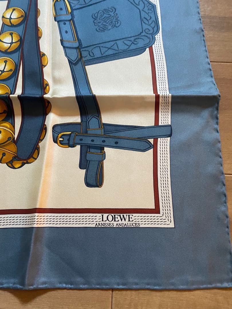 LOEWE アーネス アンダルシス シルクスカーフ