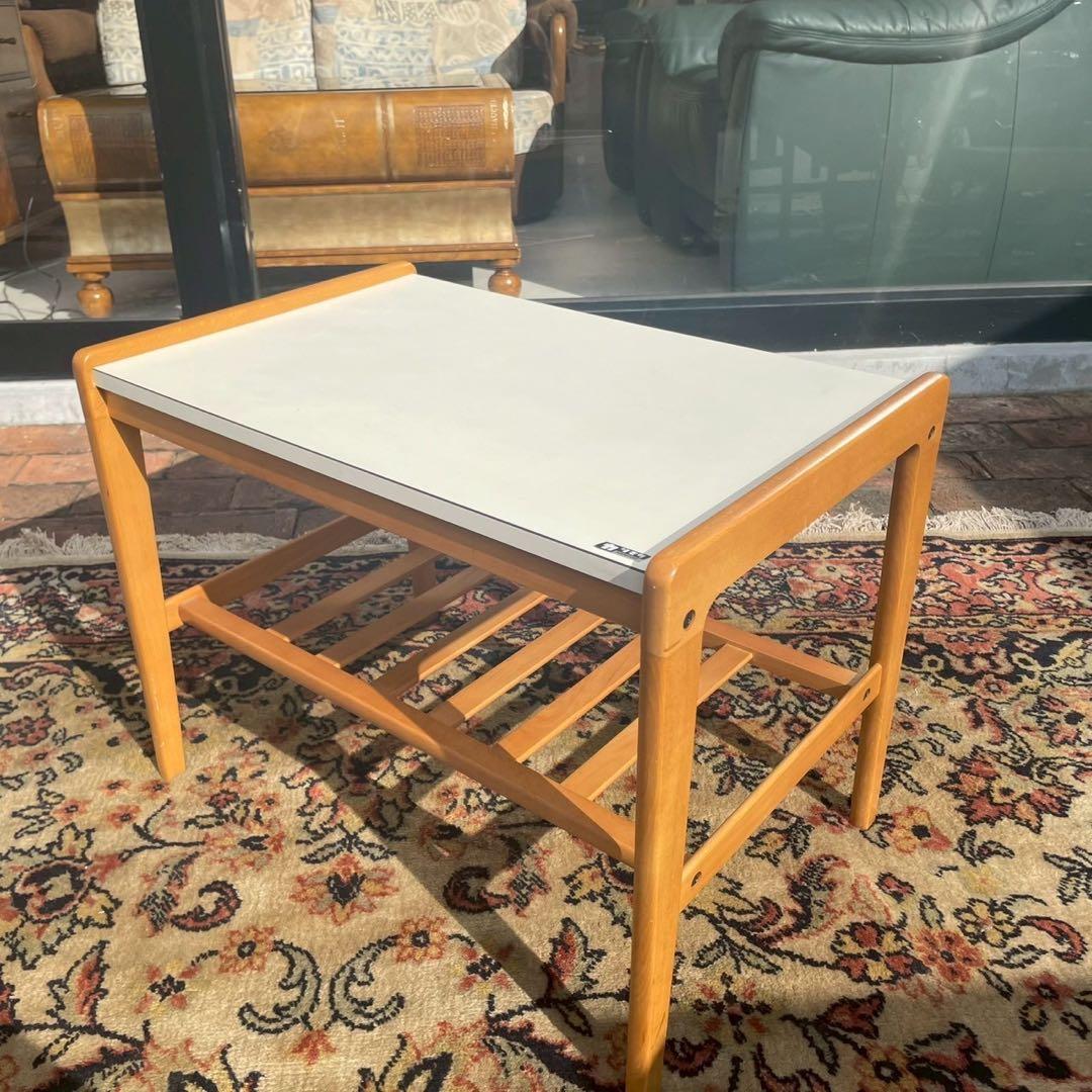 カリモク　サイドテーブル　ローテーブル　ミニ　小さめ　白色