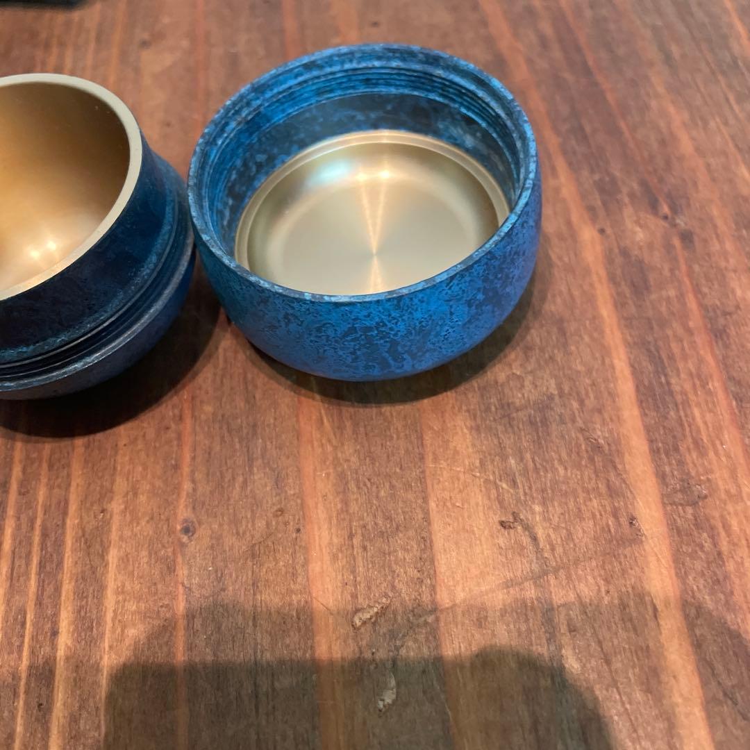 美品　グッドデザイン　金属製　メモリアルボトル　カナタ　青銅色　重厚感ある　骨壷