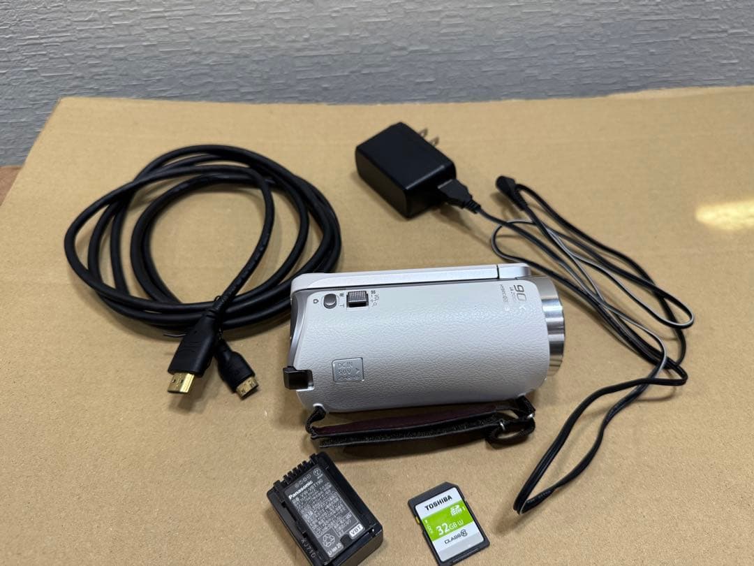 パナソニック Panasonic HD ビデオカメラ HC-W590M-W