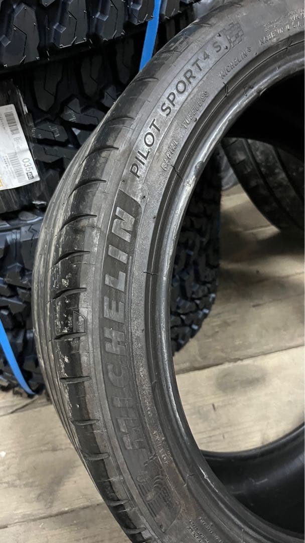 タイヤ・ホイール Michelin Pilot Sport 4S 265/35 ZR19