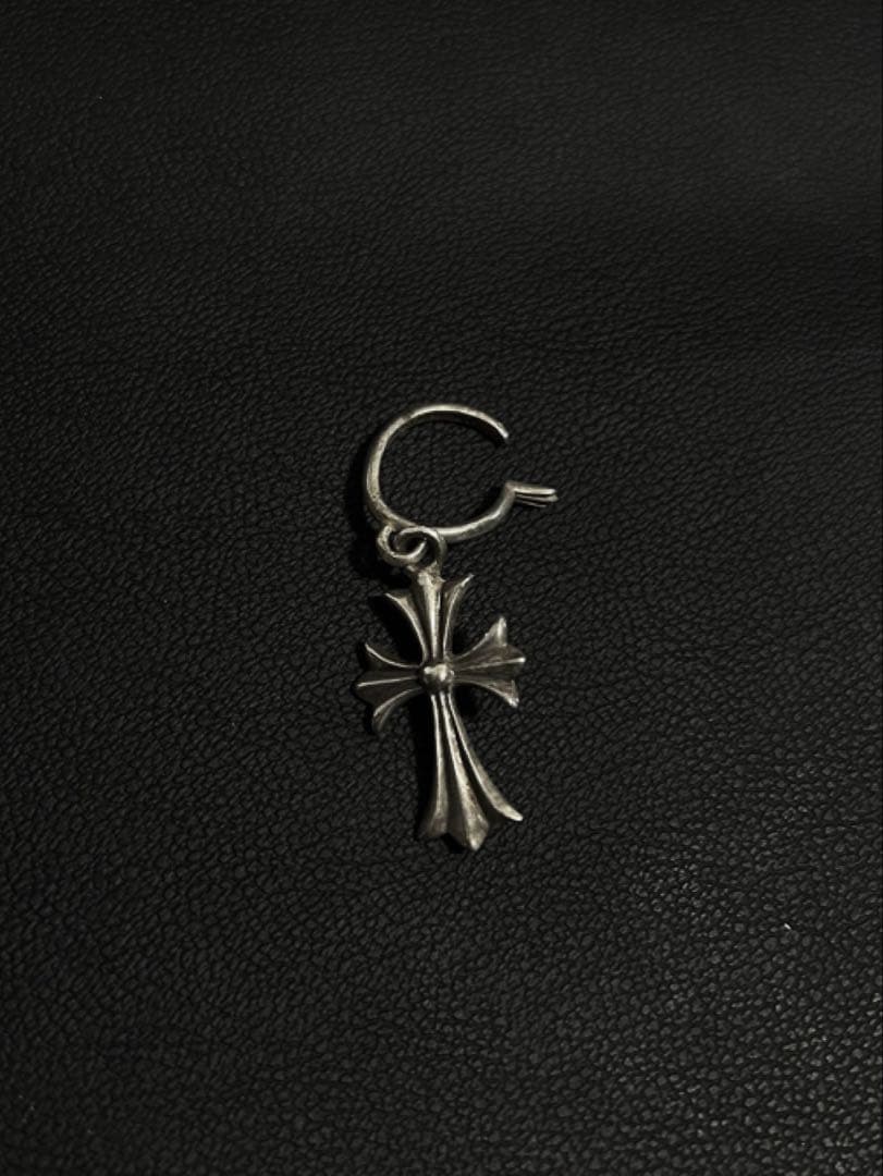 CHROME HEARTS クロムハーツ　タイニーCHクロス　フープピアス