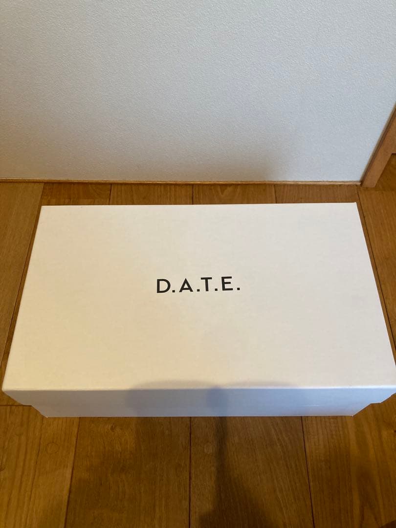 DATE デイト FUGA スニーカー　24.5