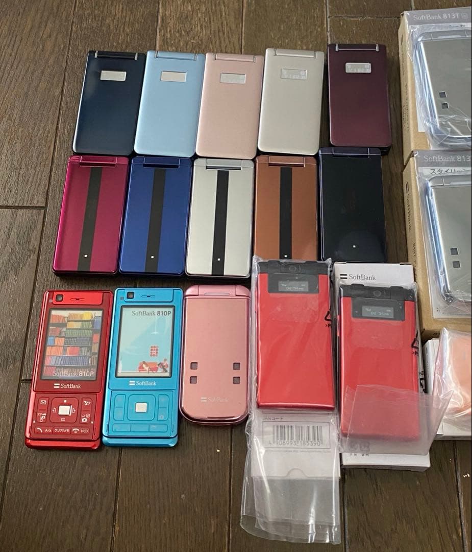 激レア】ガラケー　店頭用モックアップ　25点セット　ガラパゴス携帯　折りたたみ