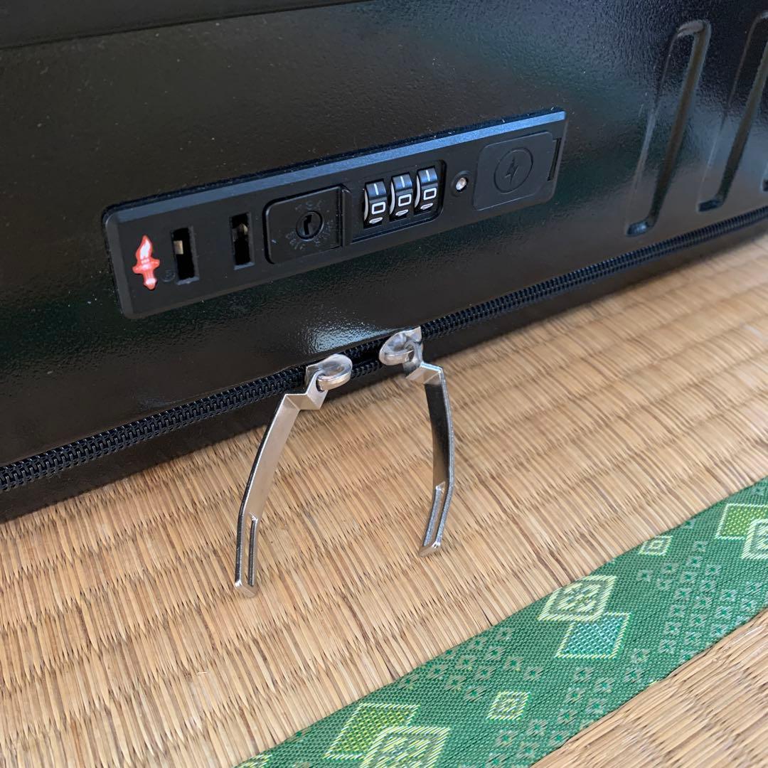 美品ー一度しか使用していない超大型スーツケース