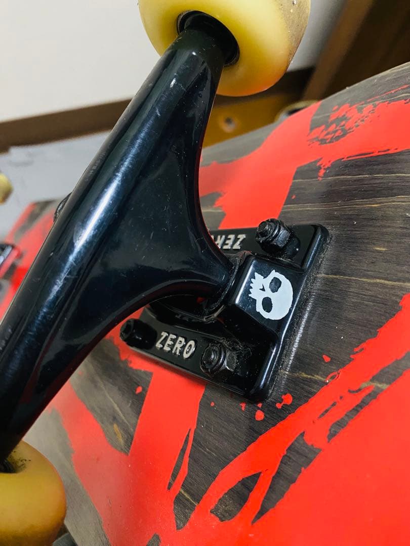 ZERO スケートボード 赤黒グラフィック コンプリート