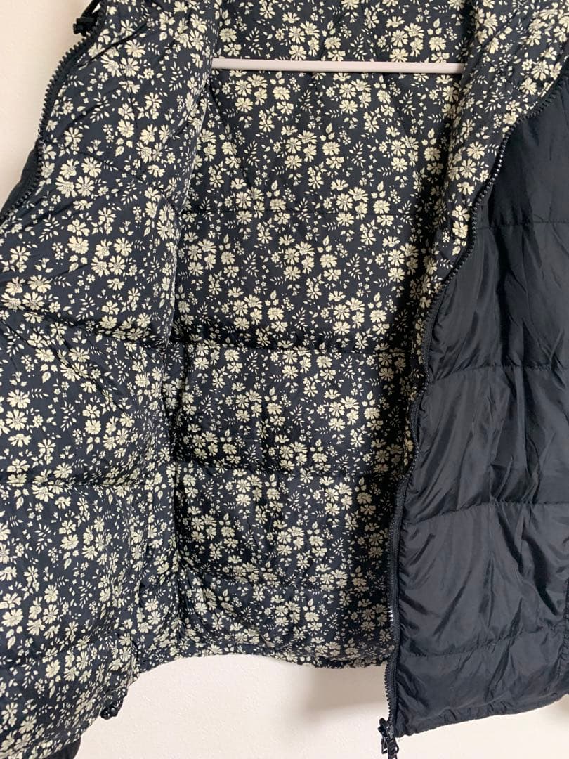 ハグオーワー モンロ リバティプリント ダウンジャケット ブラック