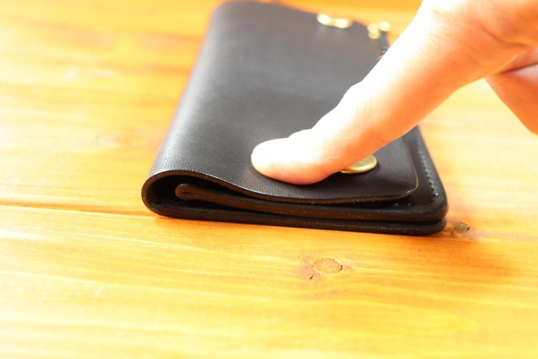 ロングトラッカーウォレット　真鍮　黒革　黒糸　栃木レザー