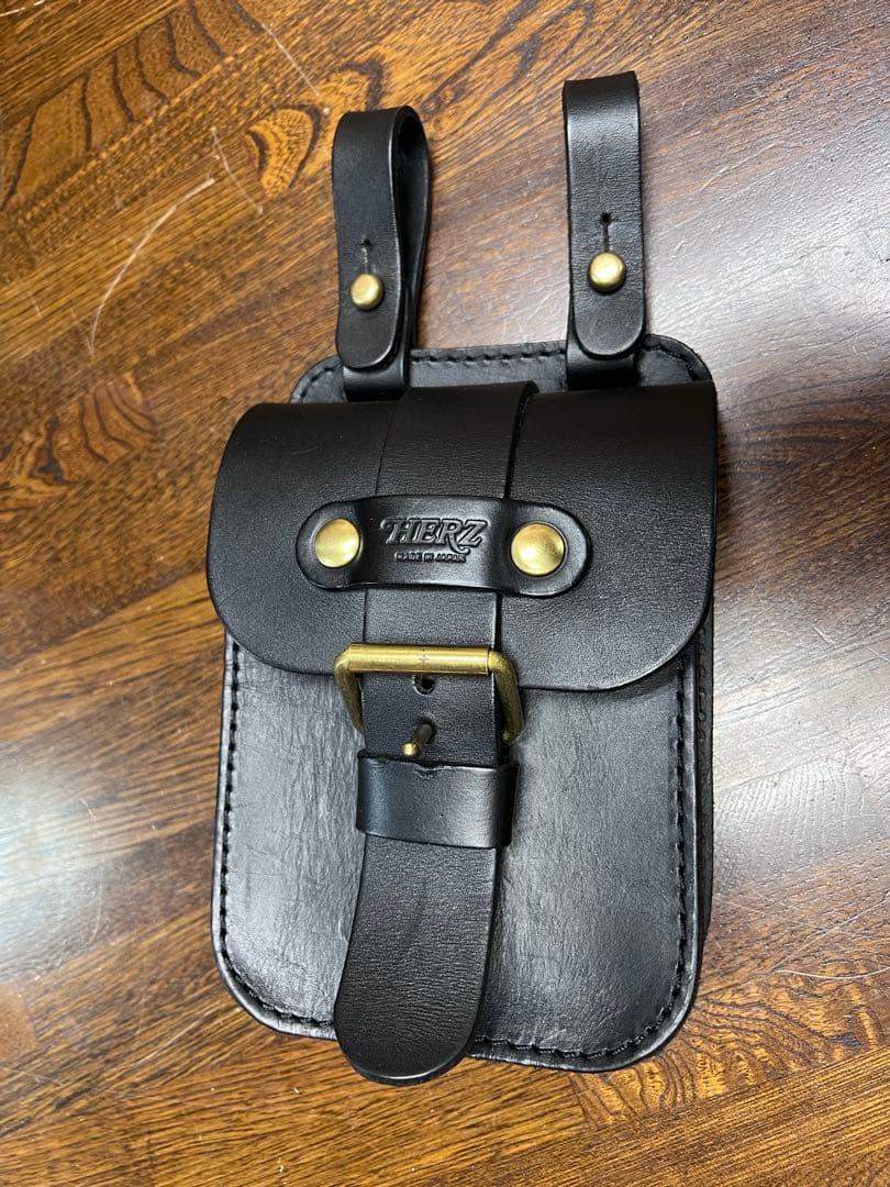 革工房HERZ レザーベルトポーチ　BLACK